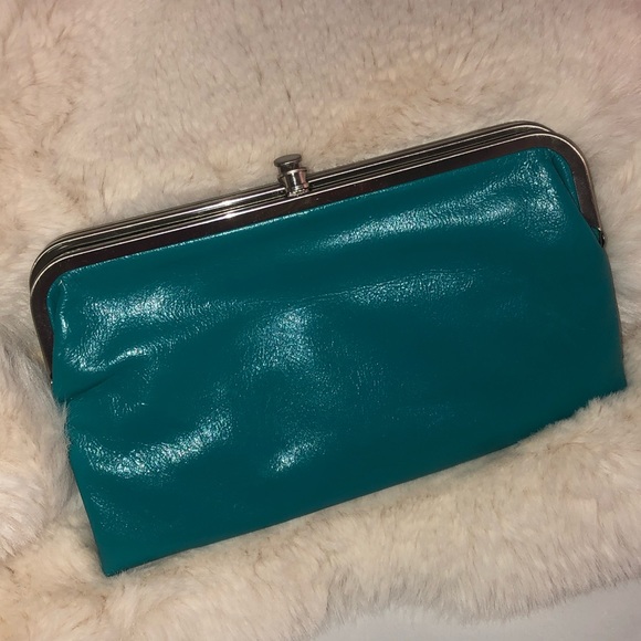 Cute and handy clutch - Picture 2 of 7